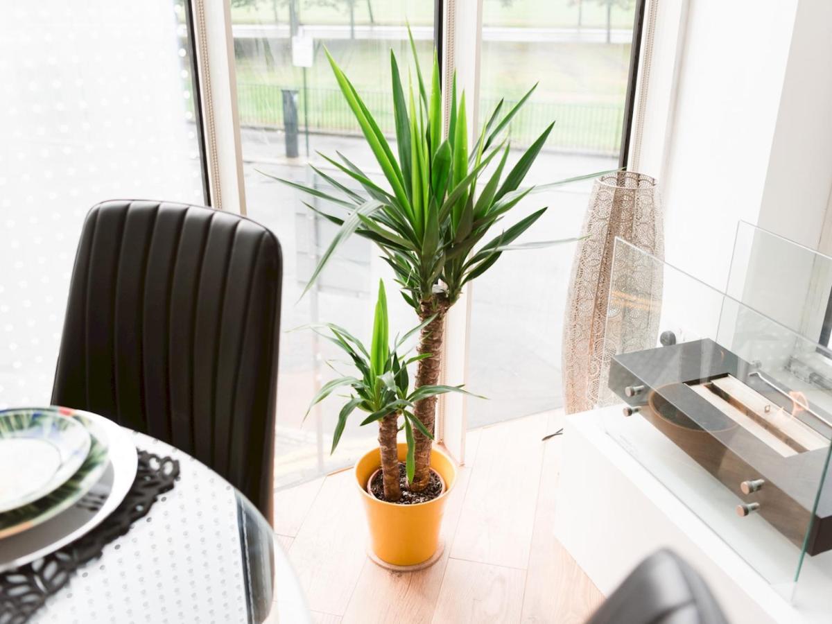 Pass The Keys Stylish 2Bed Rental Unit Glasgow Green מראה חיצוני תמונה