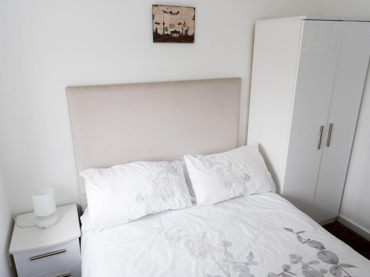 Pass The Keys Stylish 2Bed Rental Unit Glasgow Green מראה חיצוני תמונה